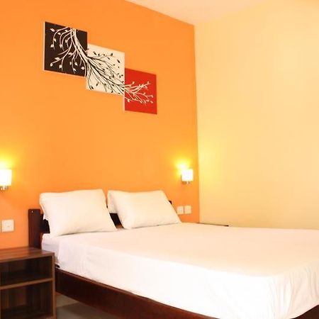 Le Cactus Guesthouse Terre Rouge  Eksteriør billede