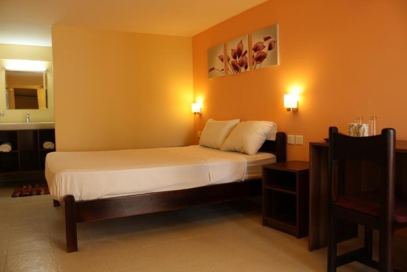 Le Cactus Guesthouse Terre Rouge  Eksteriør billede